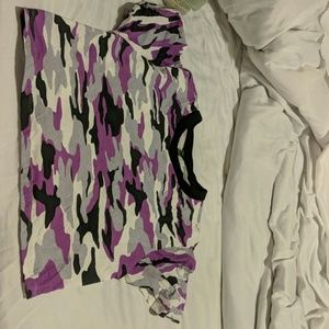 Camo cropped t shirt